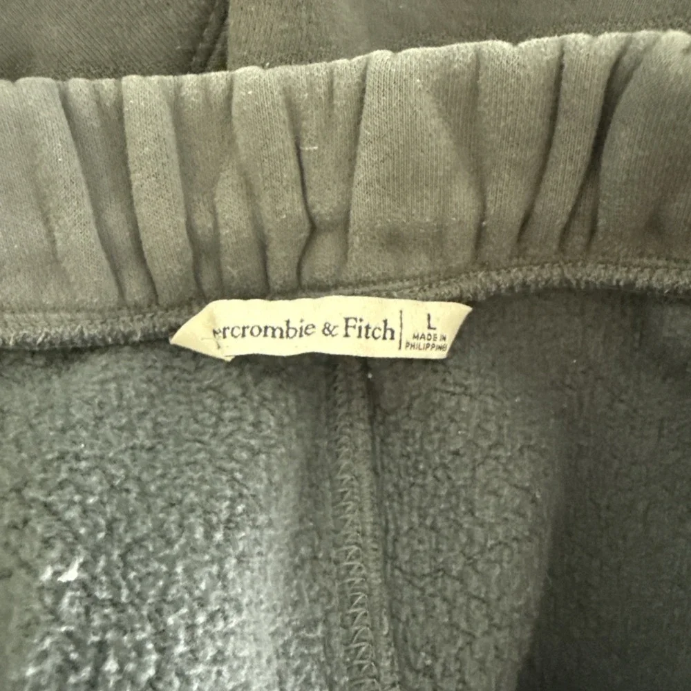 Abercrombie & Fitch Short Length Oversized Essential Clinched Sweats Grey L